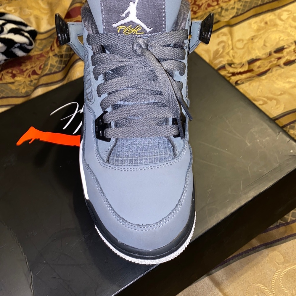 Jordan 4s retro (GS)